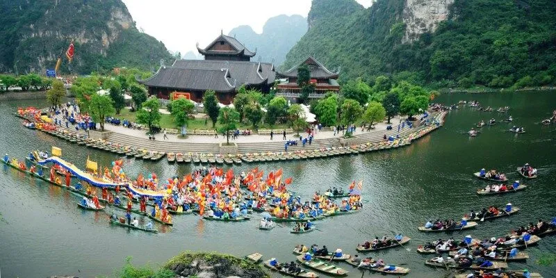 Bat-mi-phuong-tien-di-chuyen-den-ninh-binh